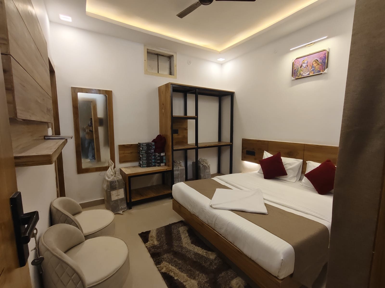 Hotel Amandeep Barkot — suite room