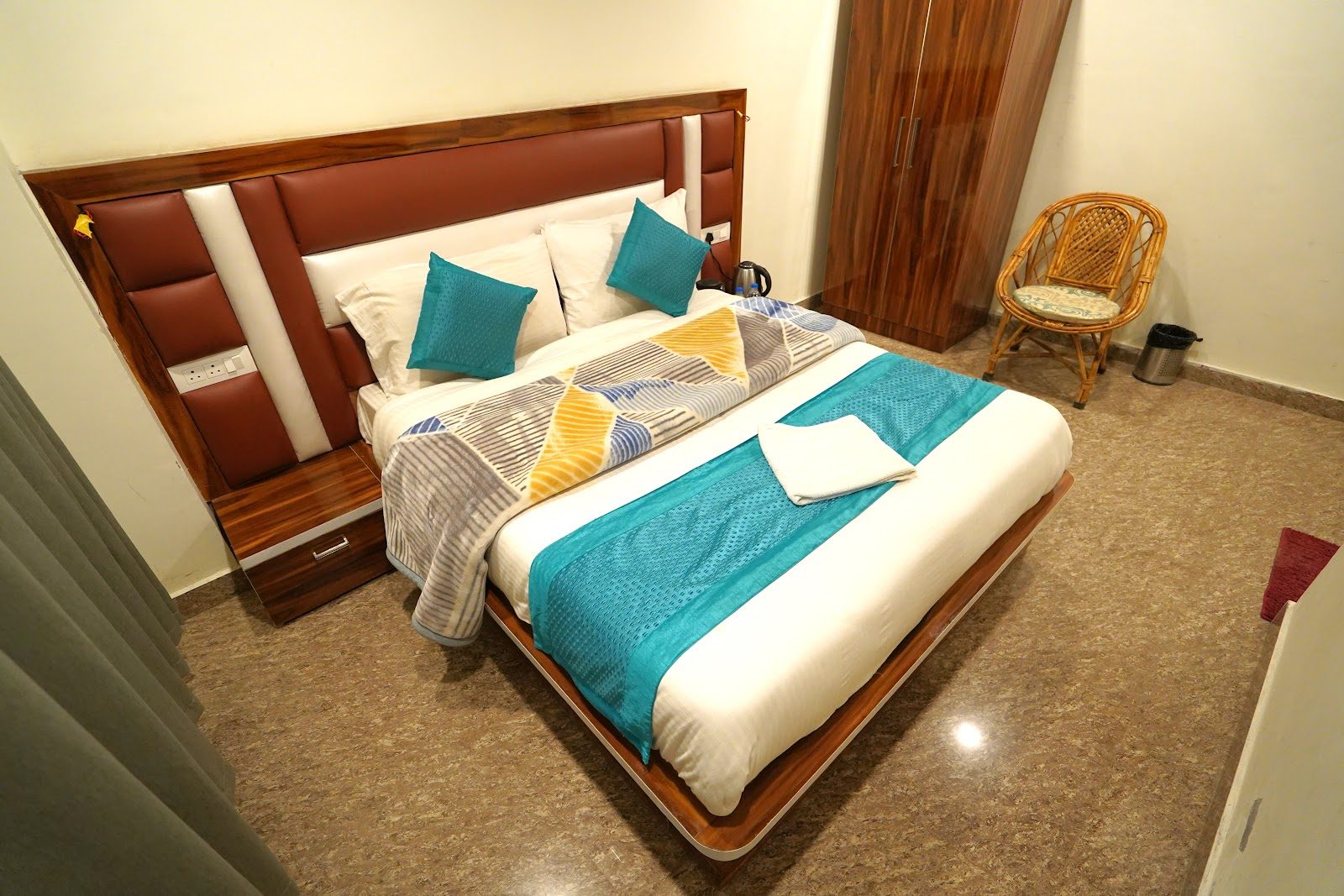 Hotel Divine Ganga — deluxe room 2
