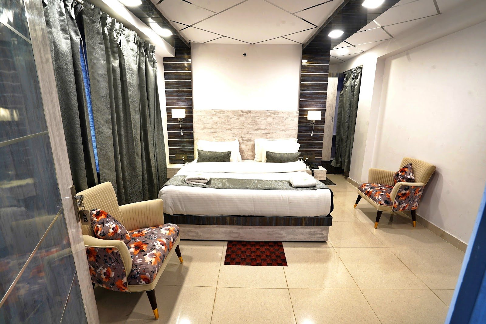 Deluxe Room — photo 2